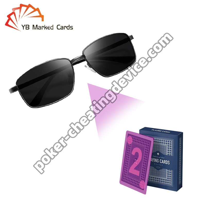 Trò chơi Master Poker với kính mực vô hình để phát hiện thẻ được đánh dấu
