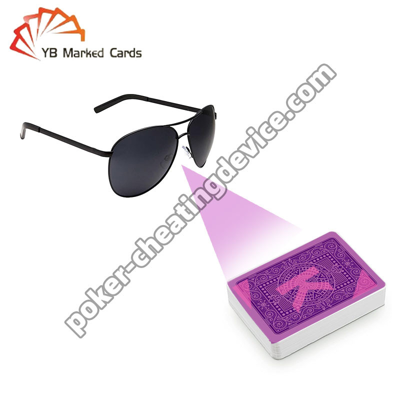 Kính hồng ngoại cho poker phát hiện thẻ đánh dấu và đạt được lợi thế chiến lược