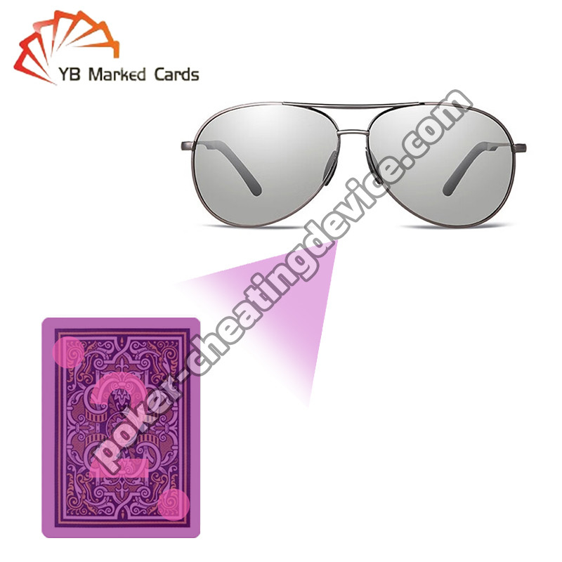 Kính nắng hồng ngoại để nhìn thấy thẻ đánh dấu mở khóa dấu ẩn trong trò chơi poker