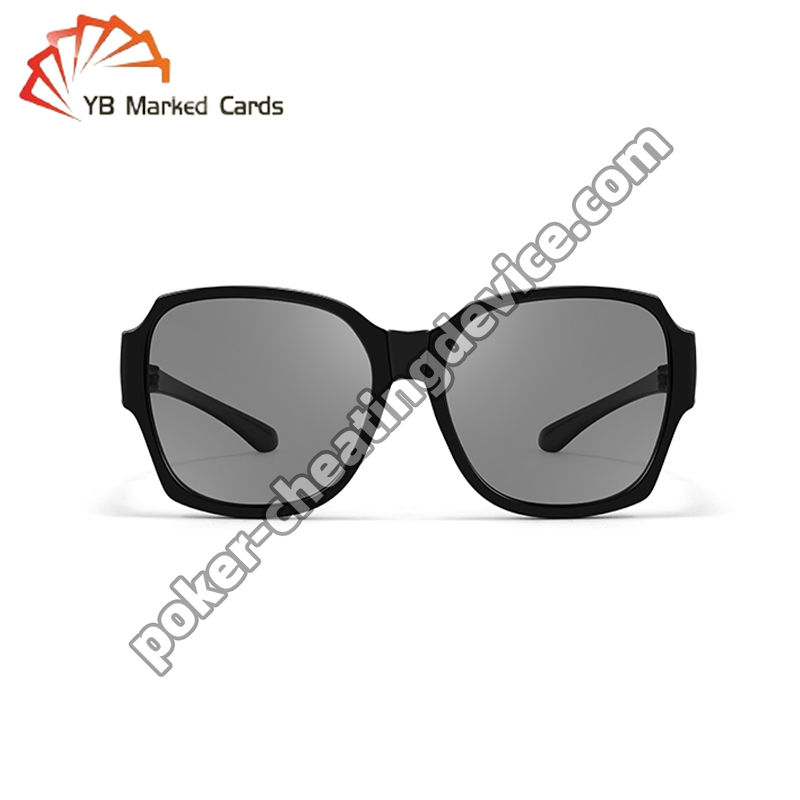 Thẻ được đánh dấu Kính nắng