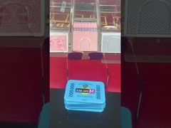 Kính lừa đảo poker để nhìn qua các thẻ chơi được đánh dấu