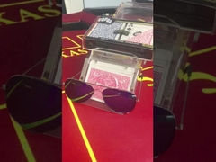 Đèn nhẹ chiếm ưu thế trên bàn poker với những thẻ đánh dấu