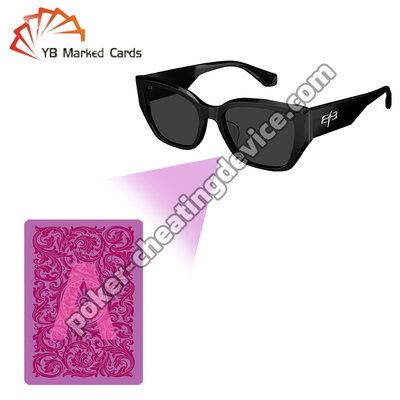 Kính lừa đảo poker để nhìn qua các thẻ chơi được đánh dấu